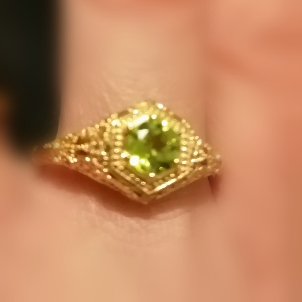 Peridot ring - Picture 9 of 9